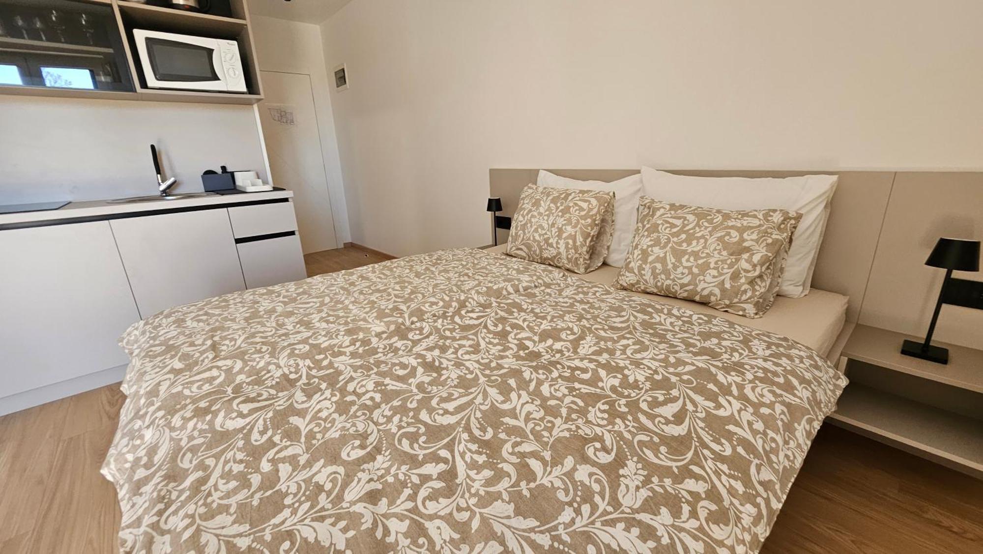 Richi Rooms & App 冯塔纳 外观 照片