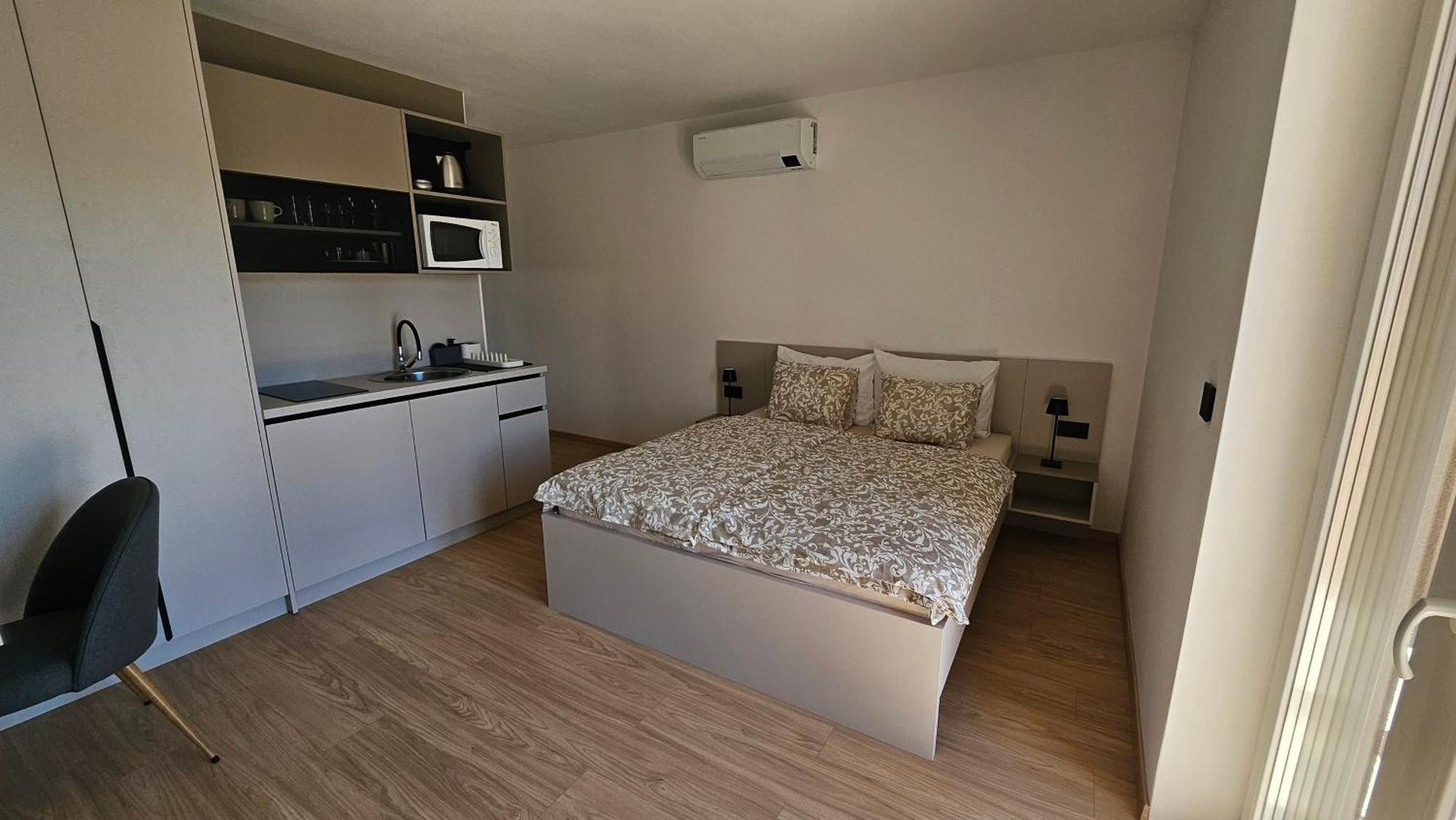 Richi Rooms & App 冯塔纳 外观 照片
