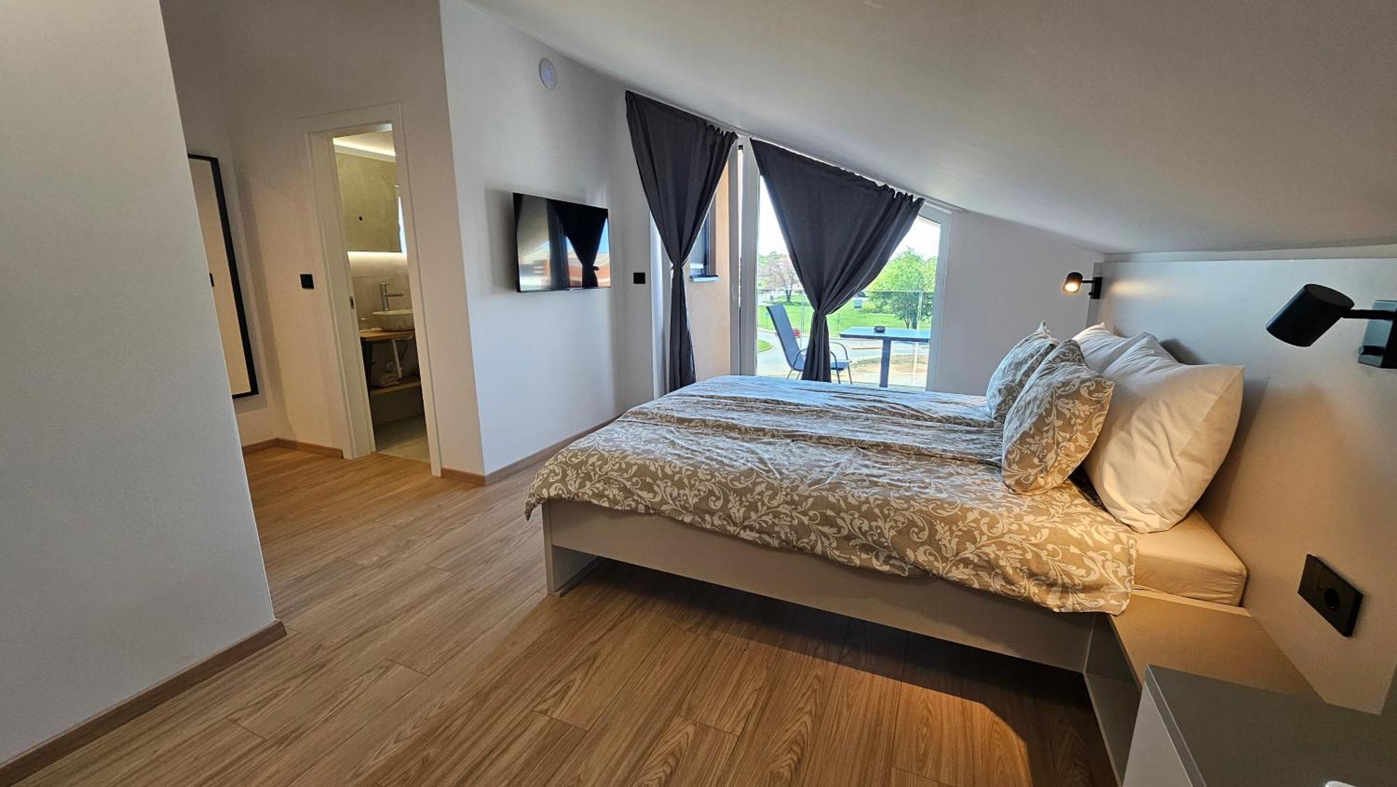 Richi Rooms & App 冯塔纳 外观 照片