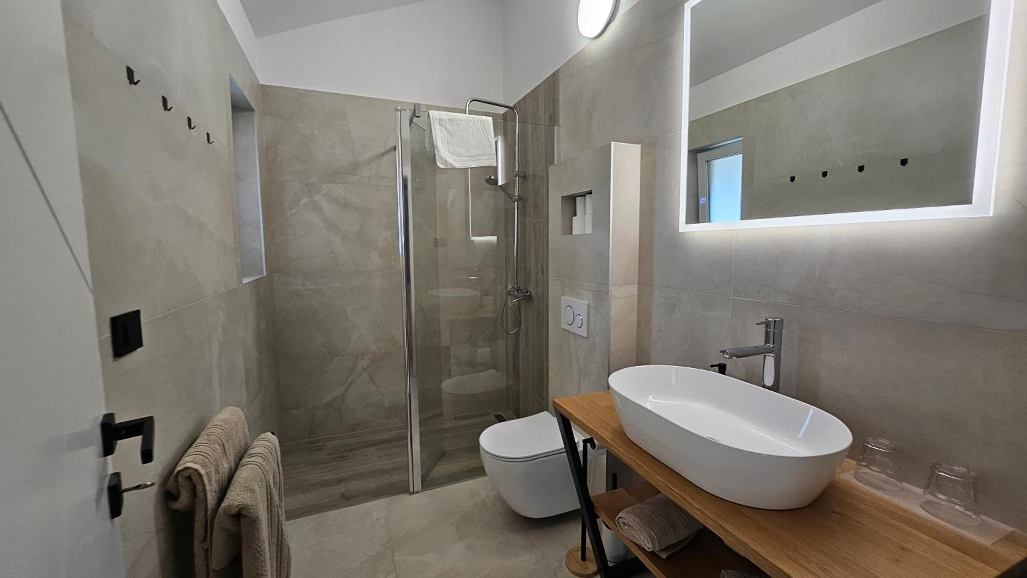 Richi Rooms & App 冯塔纳 外观 照片