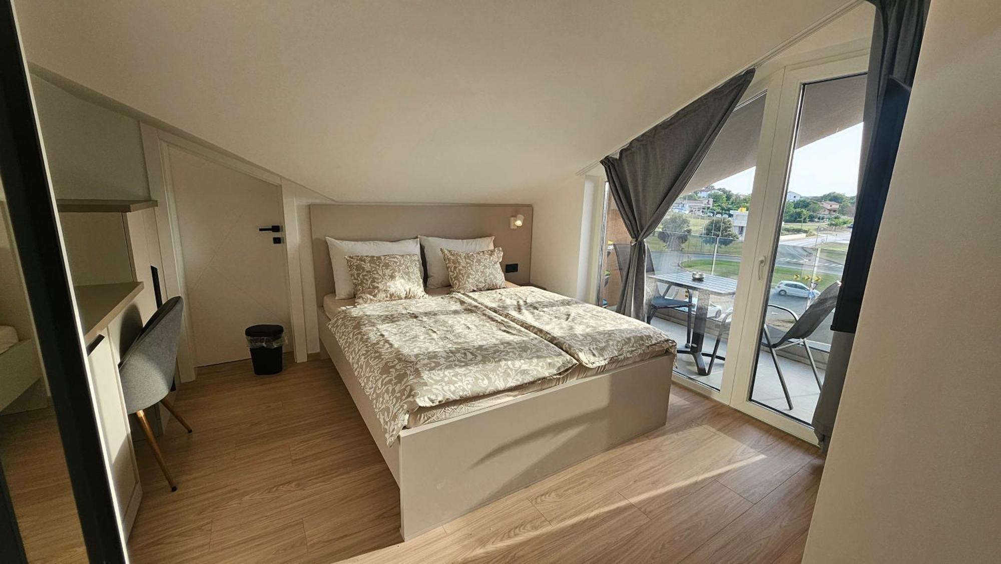 Richi Rooms & App 冯塔纳 外观 照片